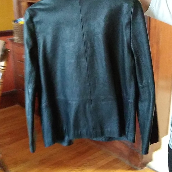Women's black leather jacket - Picture 2 of 3